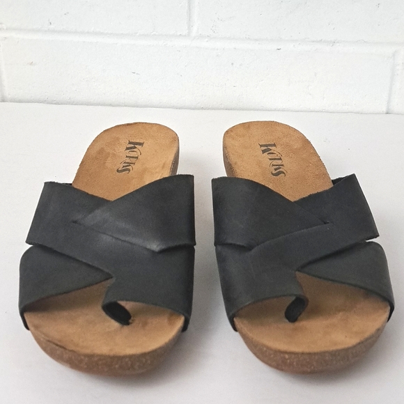 Korks Alberte Black Leather Criss Cross Strap Slides Sandals Sz9 - Picture 1 of 13